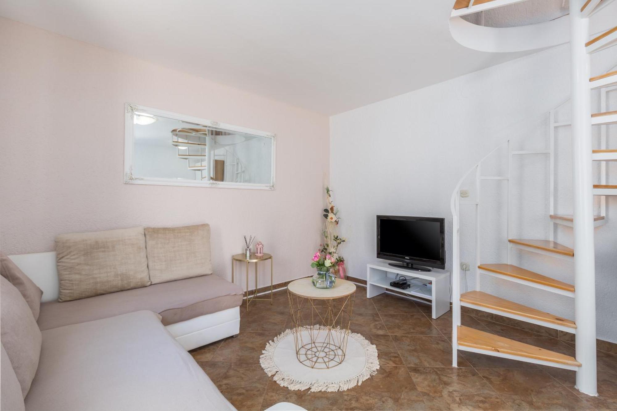 Apartment Leni Near Beach بوريتش المظهر الخارجي الصورة